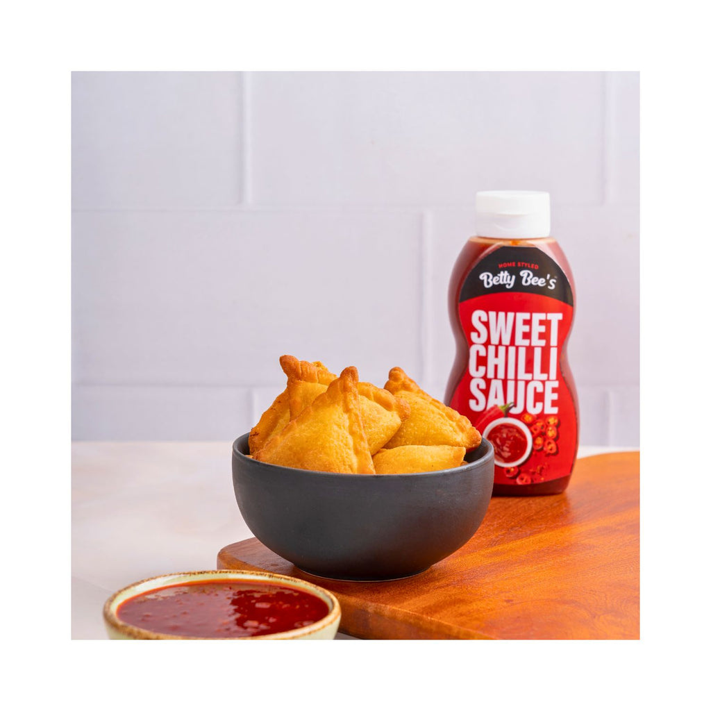 bettybees_sweet_chilli_sauce_200g_pack_front_lifestyle_3