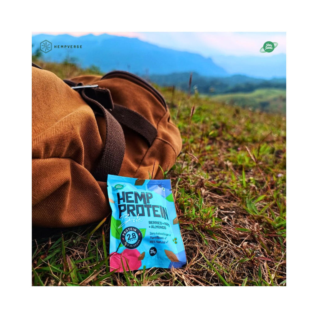 hempverse_protein_bites_berry_flavor_25g_pack_lifestyle_2